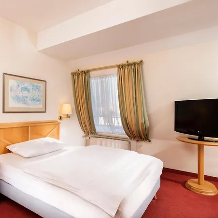 Tryp By Wyndham Centre 4*